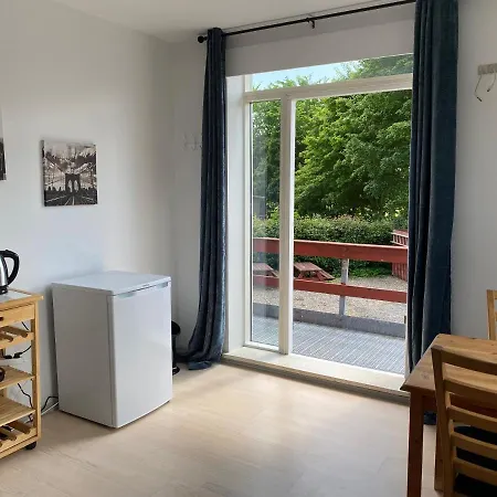 Lille Vaerelse Med Eget Toilet Og Bad Apartamento