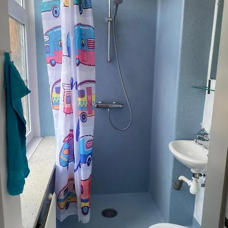 Apartamento Lille Vaerelse Med Eget Toilet Og Bad *